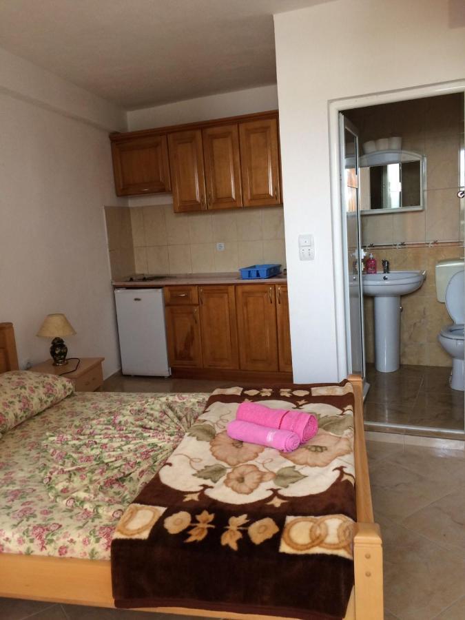 Sand And Sea Apartments Ulcinj Bagian luar foto