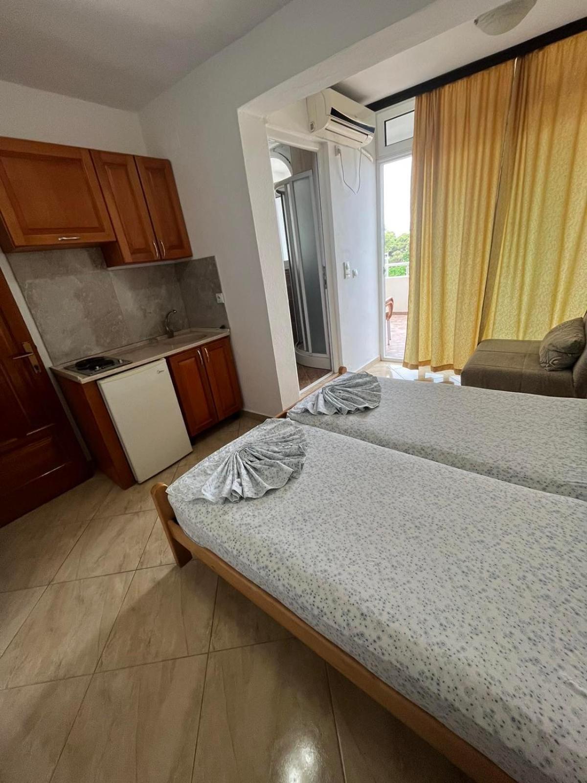 Sand And Sea Apartments Ulcinj Bagian luar foto