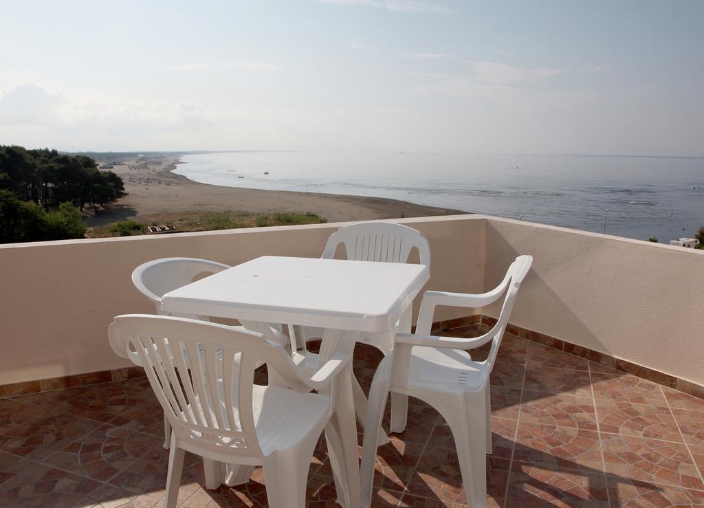 Sand And Sea Apartments Ulcinj Bagian luar foto