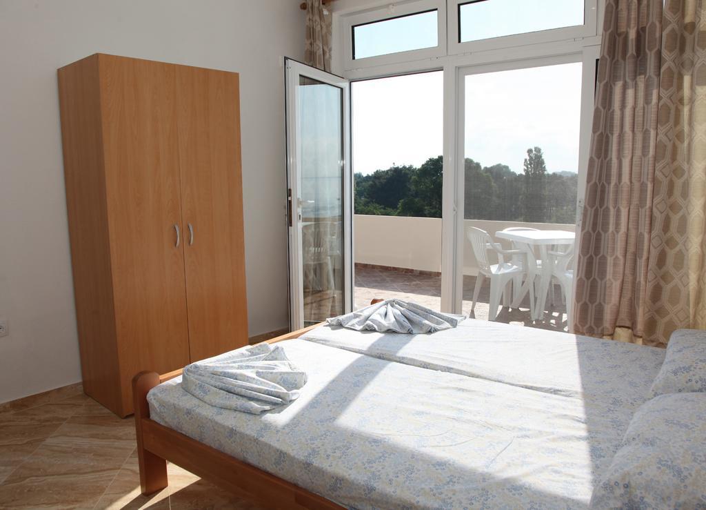 Sand And Sea Apartments Ulcinj Bagian luar foto