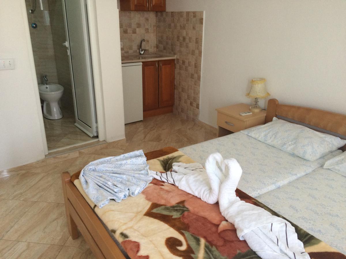 Sand And Sea Apartments Ulcinj Bagian luar foto