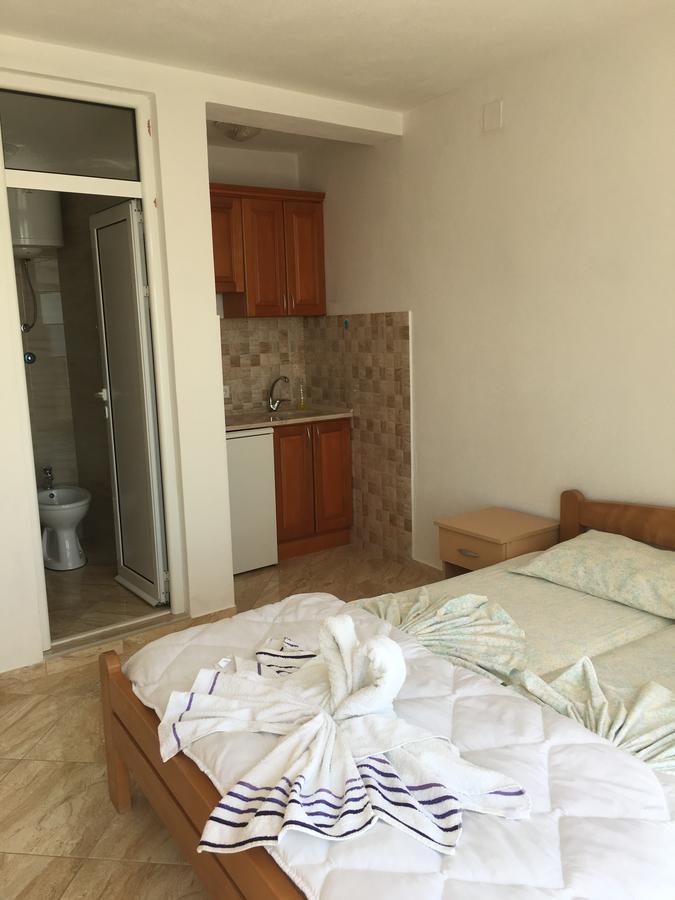 Sand And Sea Apartments Ulcinj Bagian luar foto